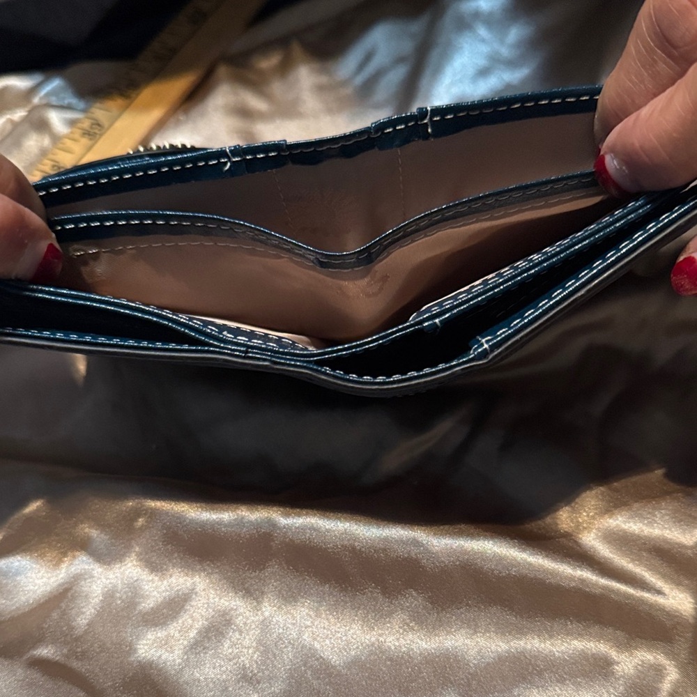 Teal Sendefn Leather Wallet with Sunflower Accent - Picture 4 of 5
